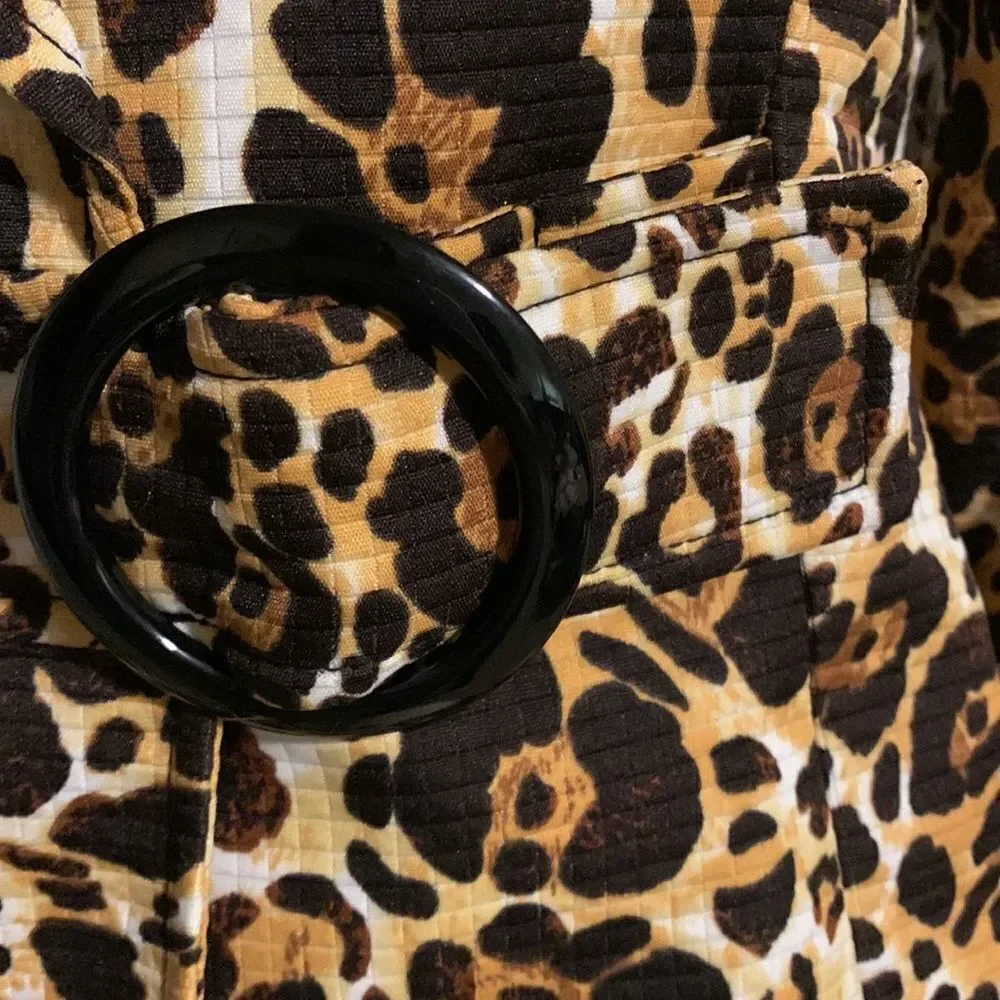 Vintage Isabella quilted animal print blazer jacket. Size 8‎